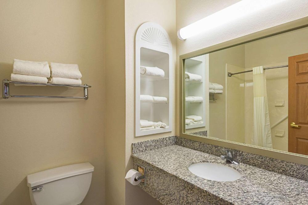 King Suite - Non-Smoking interior